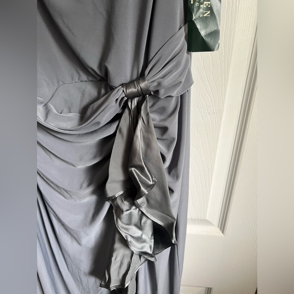 STUNNINGLY BEAUTIFUL GOWNS - Picture 9 of 13